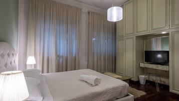 Doppelzimmer, 1 Doppelbett, Stadtblick