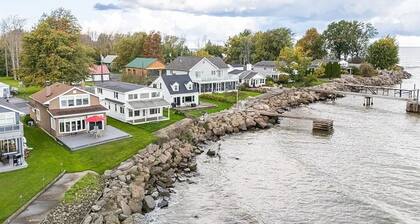 Lakefront | Master Suite w/ Lake Views + Jacuzzi