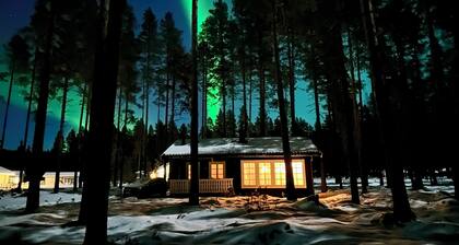 Spacious 4p cottage with fireplace in beautiful bathing site