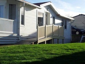 Cabin | Exterior detail - 2 Bed Lodge (Bembridge)