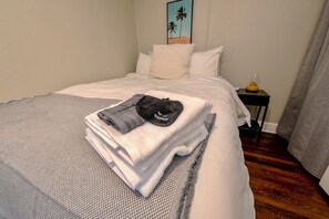 Iron/ironing board, free WiFi, bed sheets