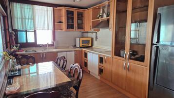 Microwave, stovetop