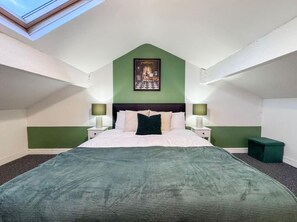 3 bedrooms, desk, iron/ironing board, WiFi