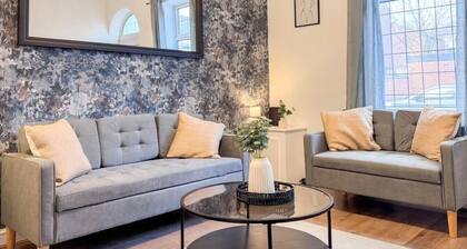 Entire Home | WiFi | Free Parking | Great Location