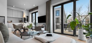 2 bedrooms, travel crib, free WiFi