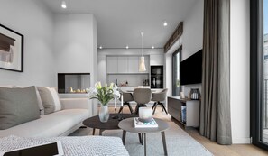 TV, fireplace, stereo