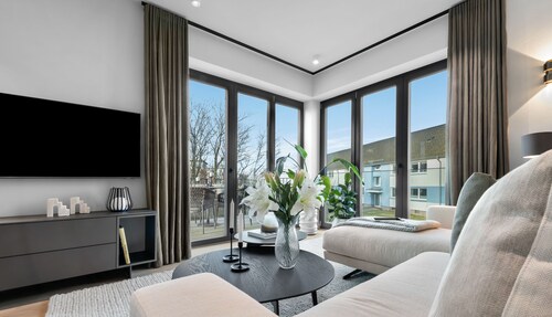 Nordic Suite - Infrarød bruser, balkon, ethanolpejs, vinkøleskab, Quooker.