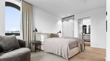 2 Schlafzimmer, Schreibtisch, Reisekinderbett, kostenloses WLAN