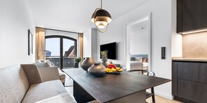 TV, fireplace, stereo - Turtle Bay Suite - Luxury on 65m² in List, Sylt with a Fireplace and Balcony. (List auf Sylt)