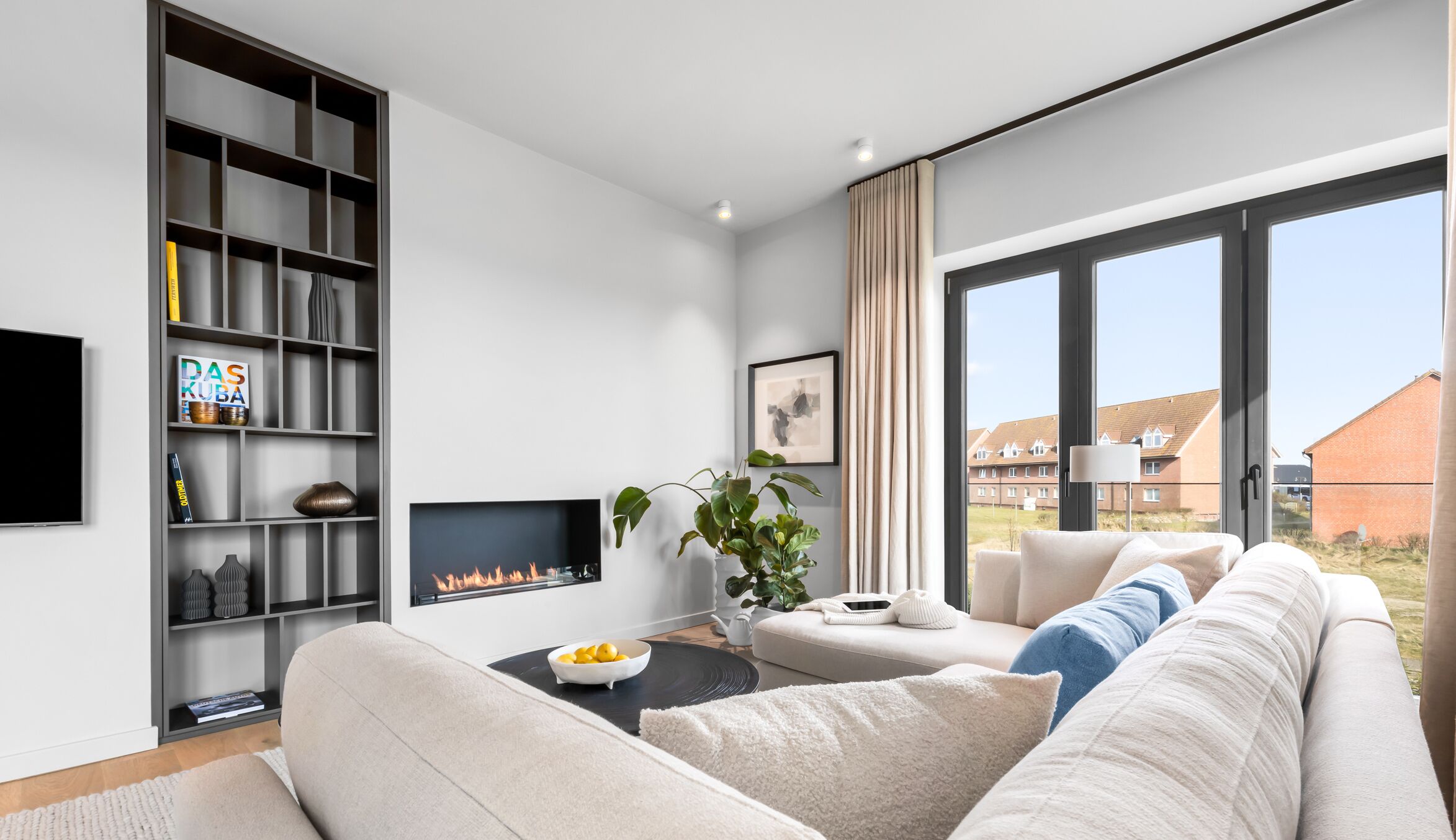 TV, fireplace, stereo