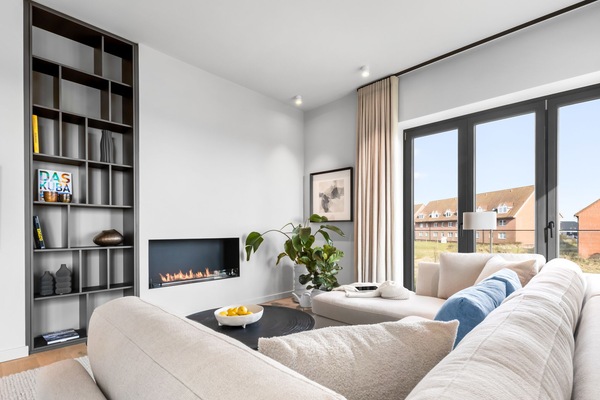 TV, caminetto, impianto stereo