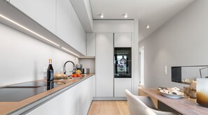 Fridge, oven, stovetop, dishwasher - Anchorage Suite - terrace, ethanol fireplace, wine fridge (List auf Sylt)