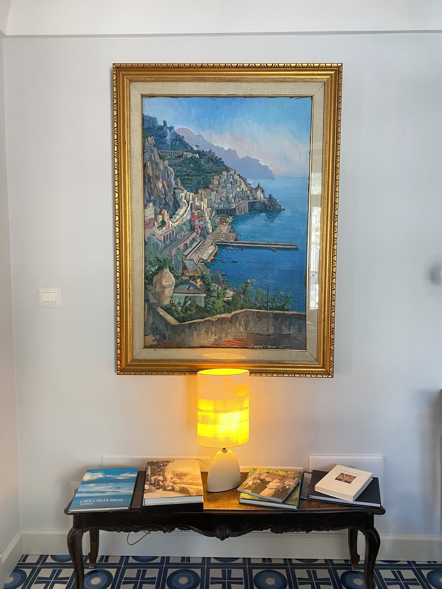 위성 채널 시청이 가능한 32인치 평면 TV