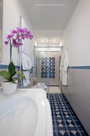 Deluxe Room, Balcony | Bathroom | Shower, hair dryer, bathrobes, slippers