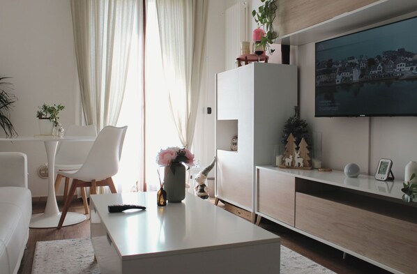 Smart TV, stereo, printers