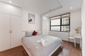 3 soverom, skrivebord, strykejern/-brett og wi-fi (inkludert)