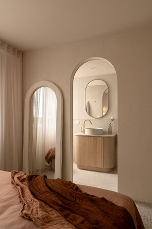 3 bedrooms, iron/ironing board, free WiFi, bed sheets - Sabbia - 200m From The Beach (Caloundra)