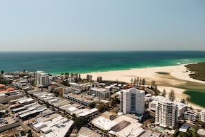 Beach towels - Sabbia - 200m From The Beach (Caloundra)