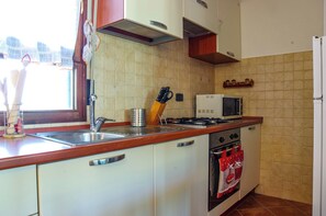 Réfrigérateur, four, plaque de cuisson