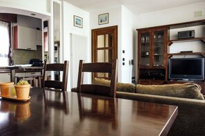 Fernseher, Stereoanlage