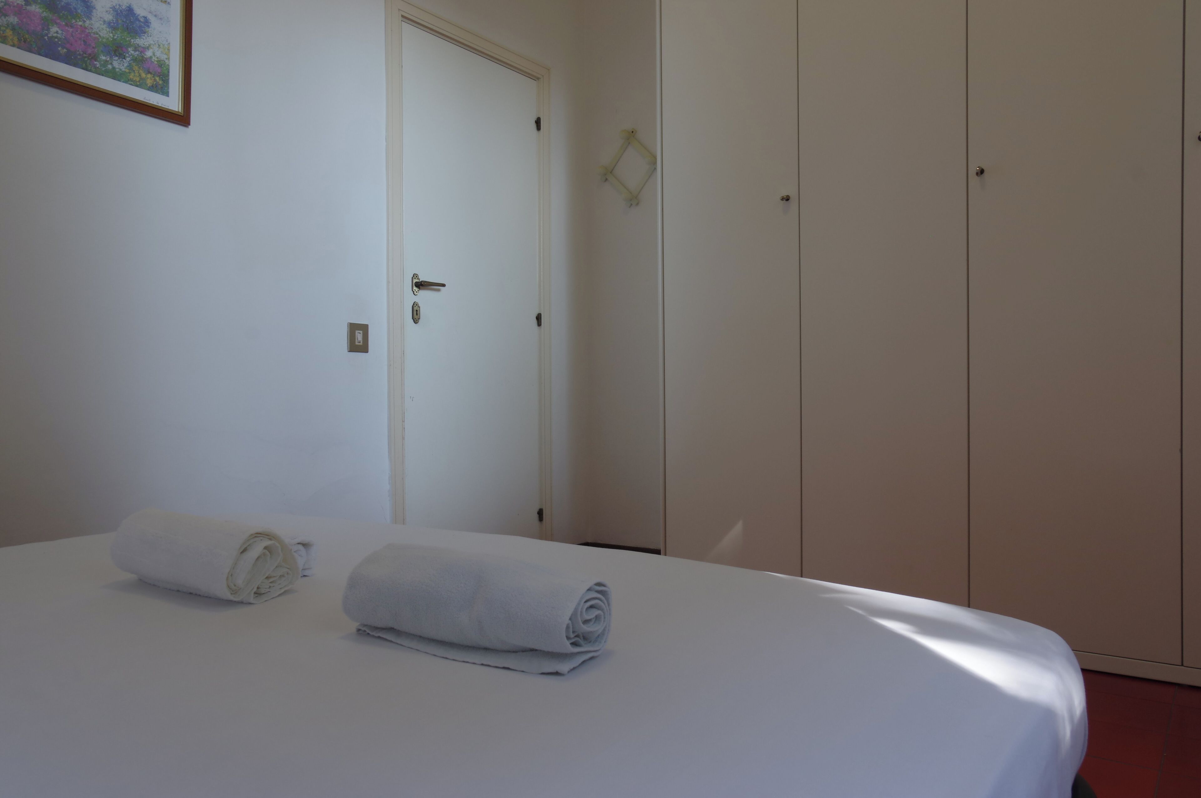 3 bedrooms, bed sheets