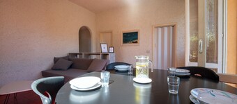 La Casa di Sara - Two Bedroom House, Sleeps 4