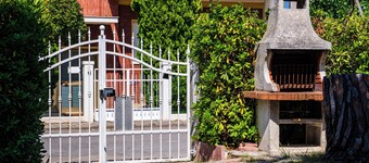 La Casa di Sara - Two Bedroom House, Sleeps 4