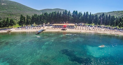 PRINCESS Valdanos - Fabulous Charming studio with terrace, garden view AC & WiFi