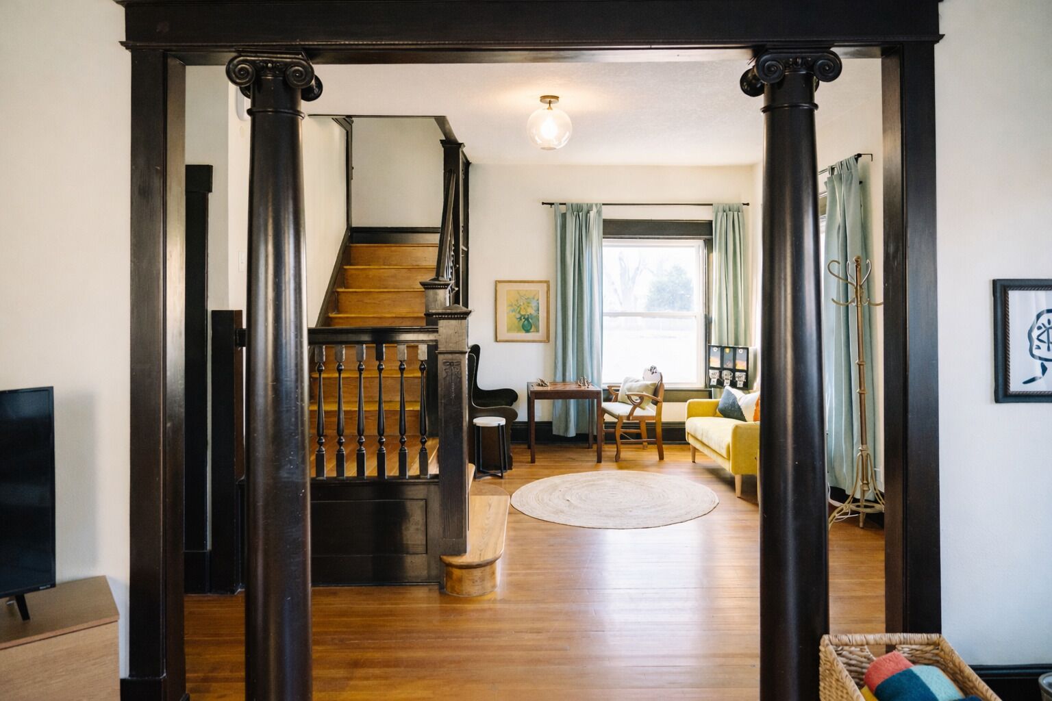 Smart TV, video games, DVD player, offices