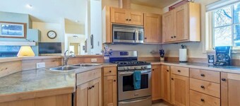 Location & Adventure - The Ultimate Teton Retreat