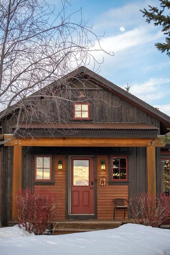 Teton Homestead: Teton Basecamp Near Parks