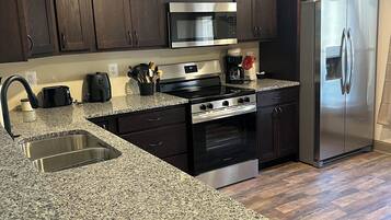 Micro-ondas, fogão, cooktop, lava-louças