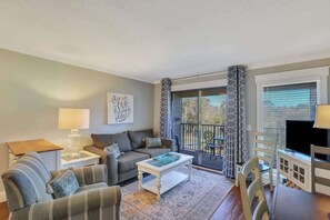 TV, offices - Ocean Villa C117 - Breathtaking View (Hilton Head Island)