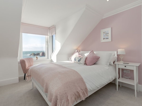 8 bedrooms, free WiFi