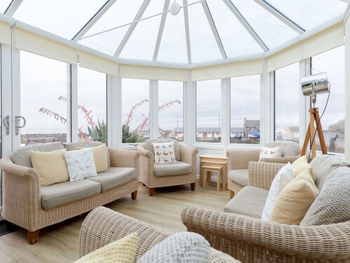 Beautiful private villa for 16 guests with WIFI, TV, patio and pets allowed