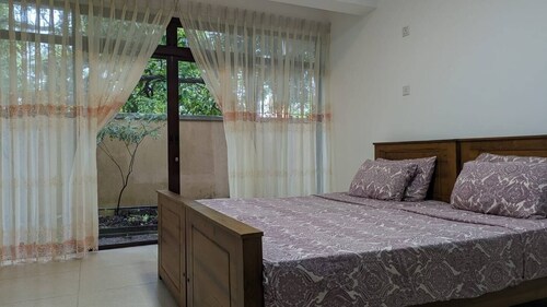 Adorable hideout in a peaceful Colombo Suburb within proximity to shopping