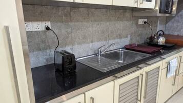 Fridge, microwave, stovetop, electric kettle