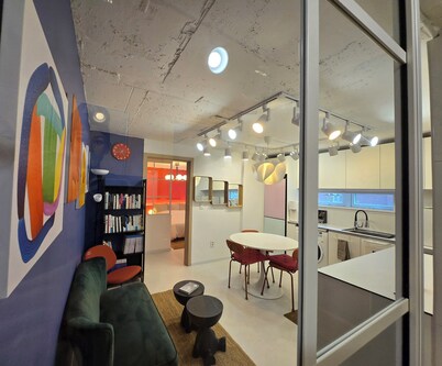 N.6 Great View, Stylish Home with Stunning Street View, Gangnam, Seoul