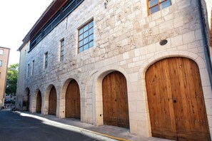 Exterior - Small studio Presbytery in the Church (Narbonne)