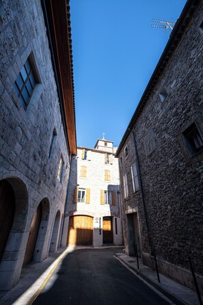 Exterior - Small studio Presbytery in the Church (Narbonne)