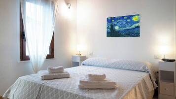 1 makuuhuone, silitysrauta/-lauta, Wi-Fi, vuodevaatteet