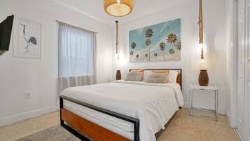 4 habitaciones, tabla de planchar con plancha, wifi y ropa de cama