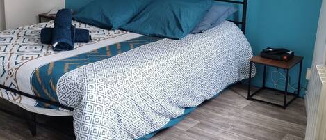 Free WiFi, bed sheets