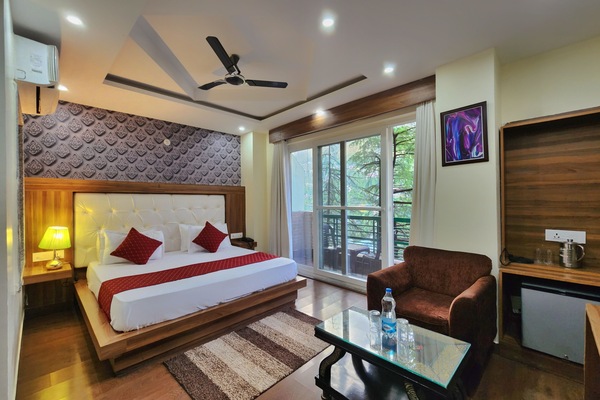 Premium Room | Iron/ironing board, WiFi (free)