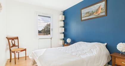 House with garden 450m from the beach for 8