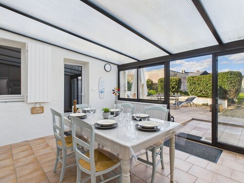 House with garden 450m from the beach for 8