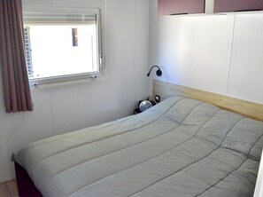 3 bedrooms, iron/ironing board, free WiFi - Chalet for 6 in St-Hilaire - Heated swimming pool (Saint-Hilaire-de-Riez)