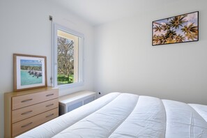 2 bedrooms, iron/ironing board, free WiFi