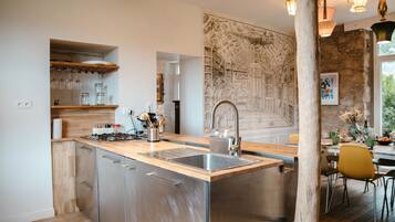 Réfrigérateur, micro-ondes, four, lave-vaisselle