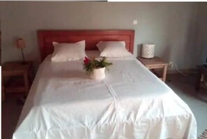 5 bedrooms, iron/ironing board, travel cot, free WiFi